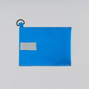 Pochette téléphone petite bleu, languette gris